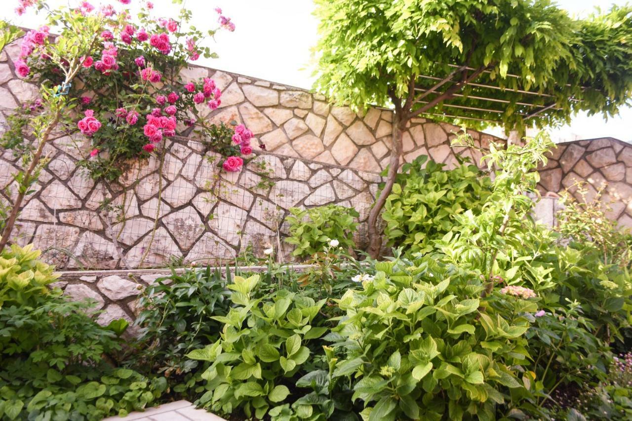 Apartments Lila Đảo Đảo Cres Ngoại thất bức ảnh